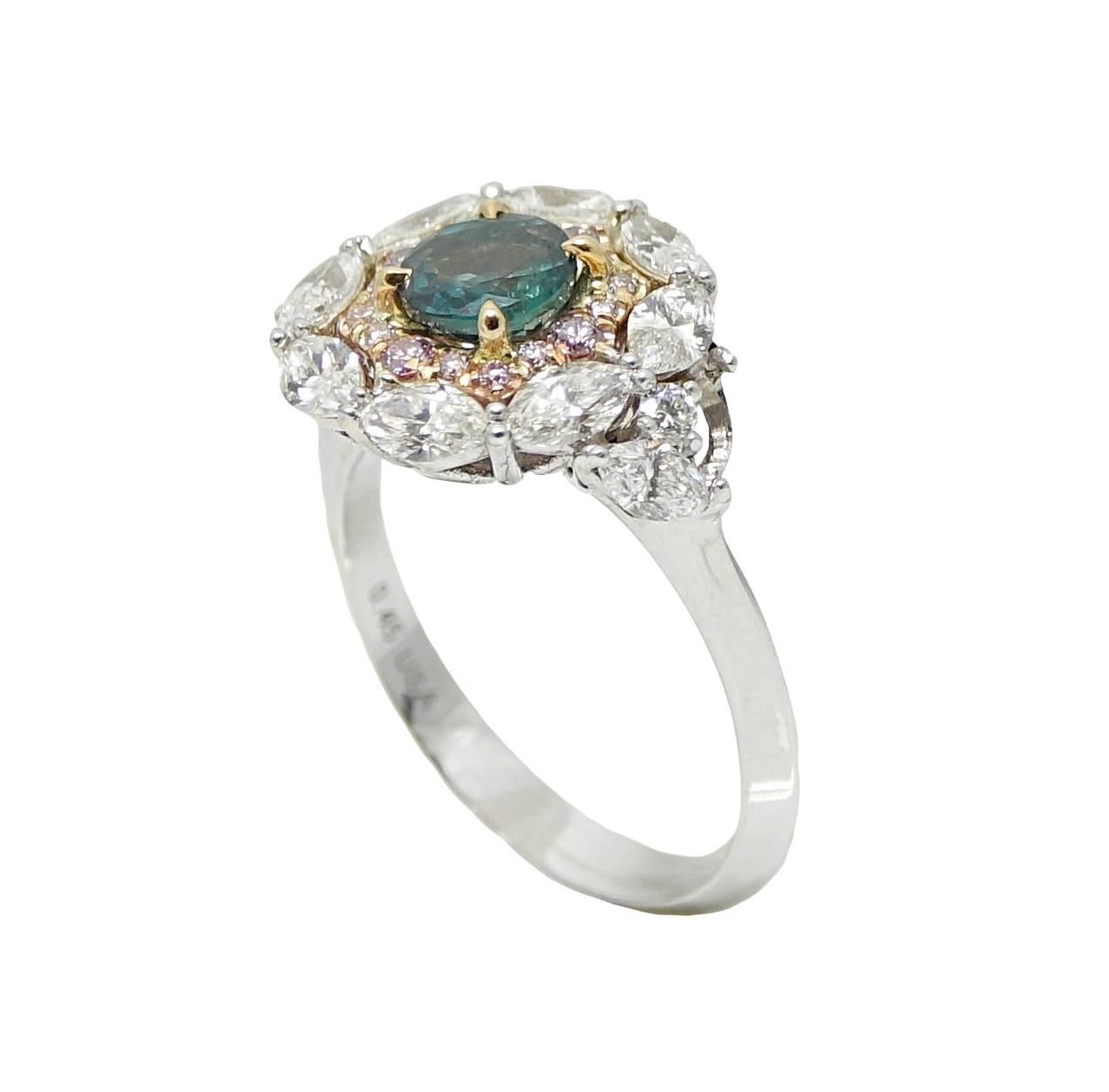 Alexandrite, Diamond and Pink Diamond 18 Karat Gold Ring In New Condition For Sale In Naples, FL
