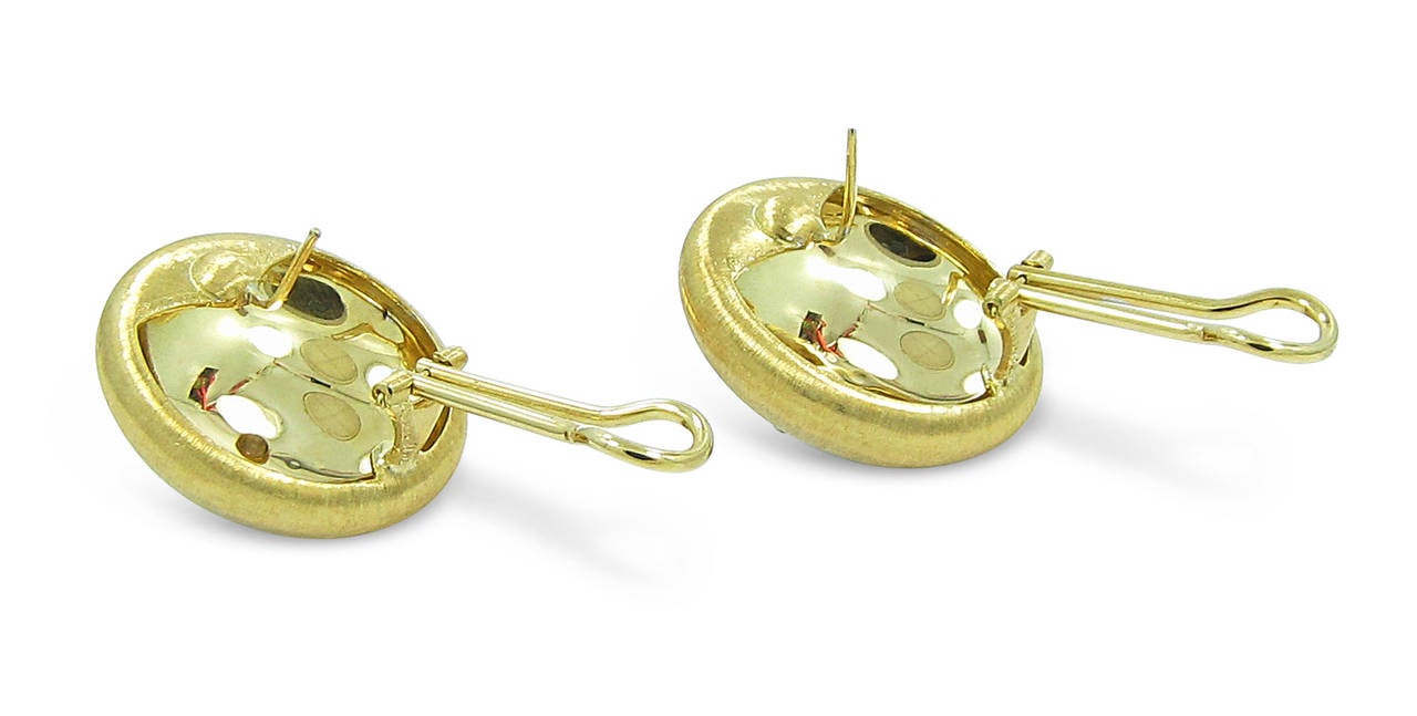 Women's Buccellati Diamond Gold Classica Button Earrings