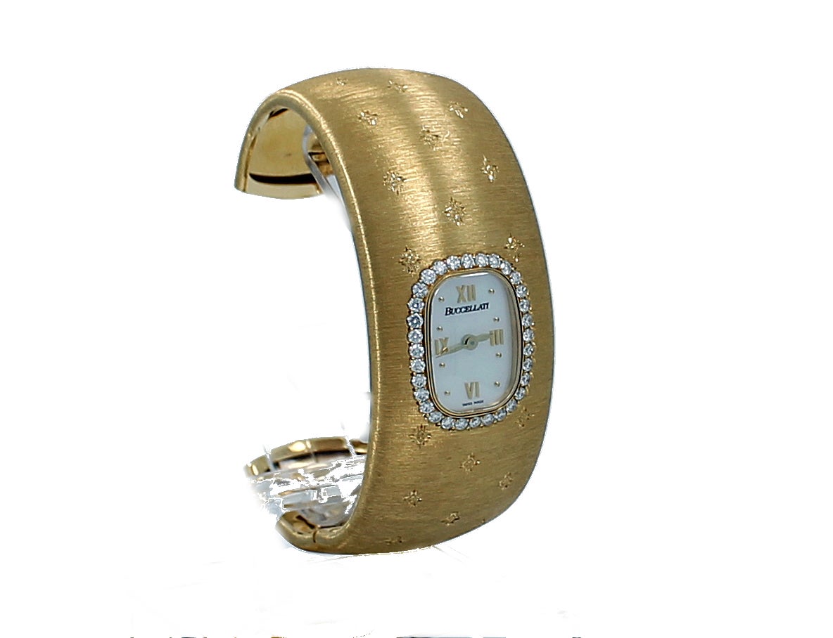 Buccellati Yellow Gold Diamond Mother-of-Pearl Quartz Bracelet Wristwatch In New Condition In Naples, FL