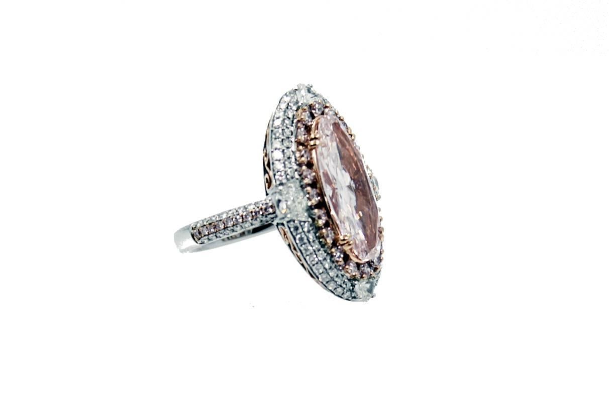 Natürlicher hellrosa GIA-zertifizierter 4,20 Karat ovaler Diamant in Gregg Ruth-Montierung im Zustand „Neu“ im Angebot in Naples, FL