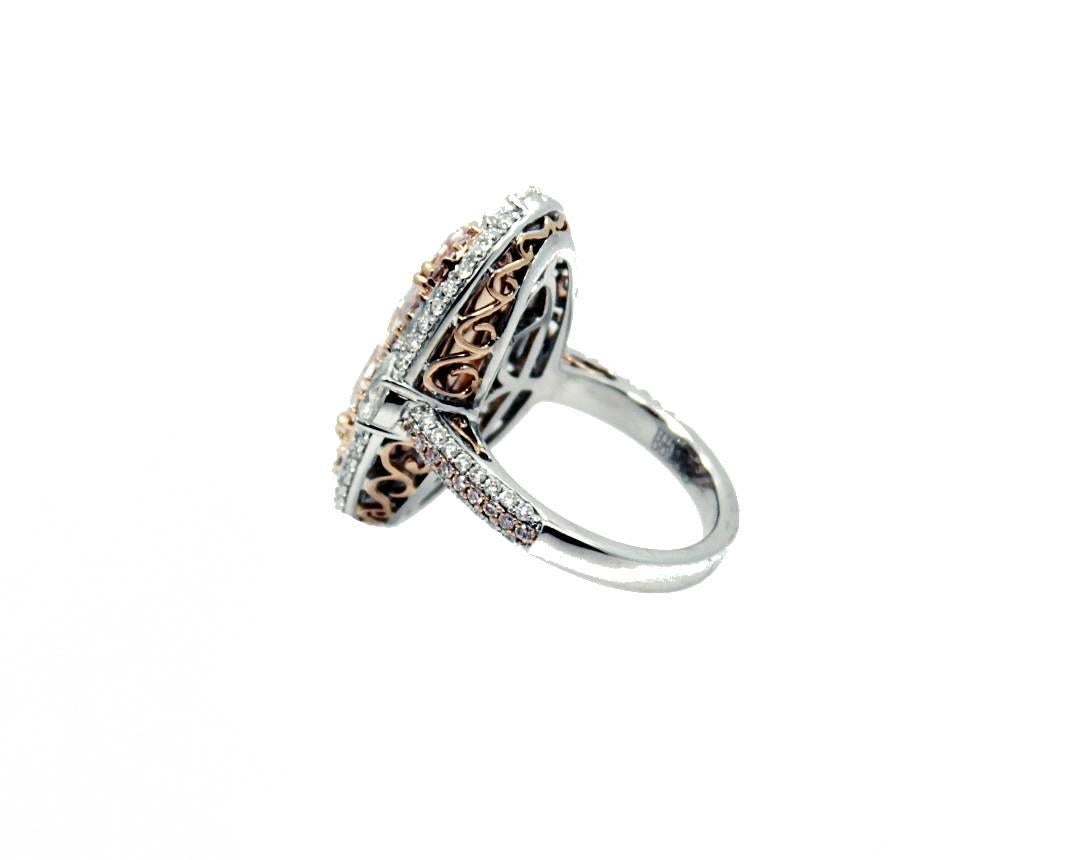 Natürlicher hellrosa GIA-zertifizierter 4,20 Karat ovaler Diamant in Gregg Ruth-Montierung im Angebot 1