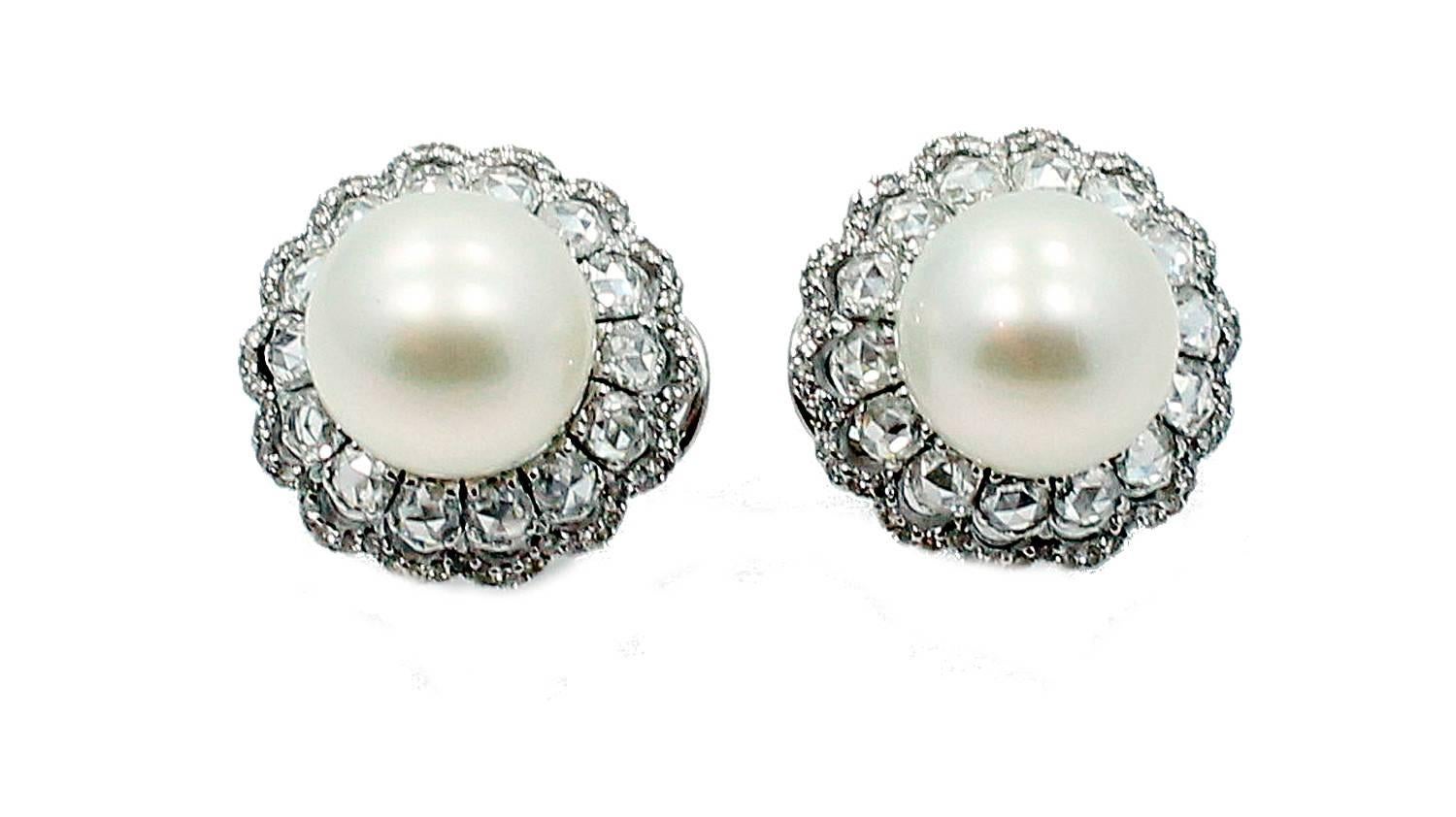 White and Black Pearl diamond gold detachable Earrings In Excellent Condition In Naples, FL