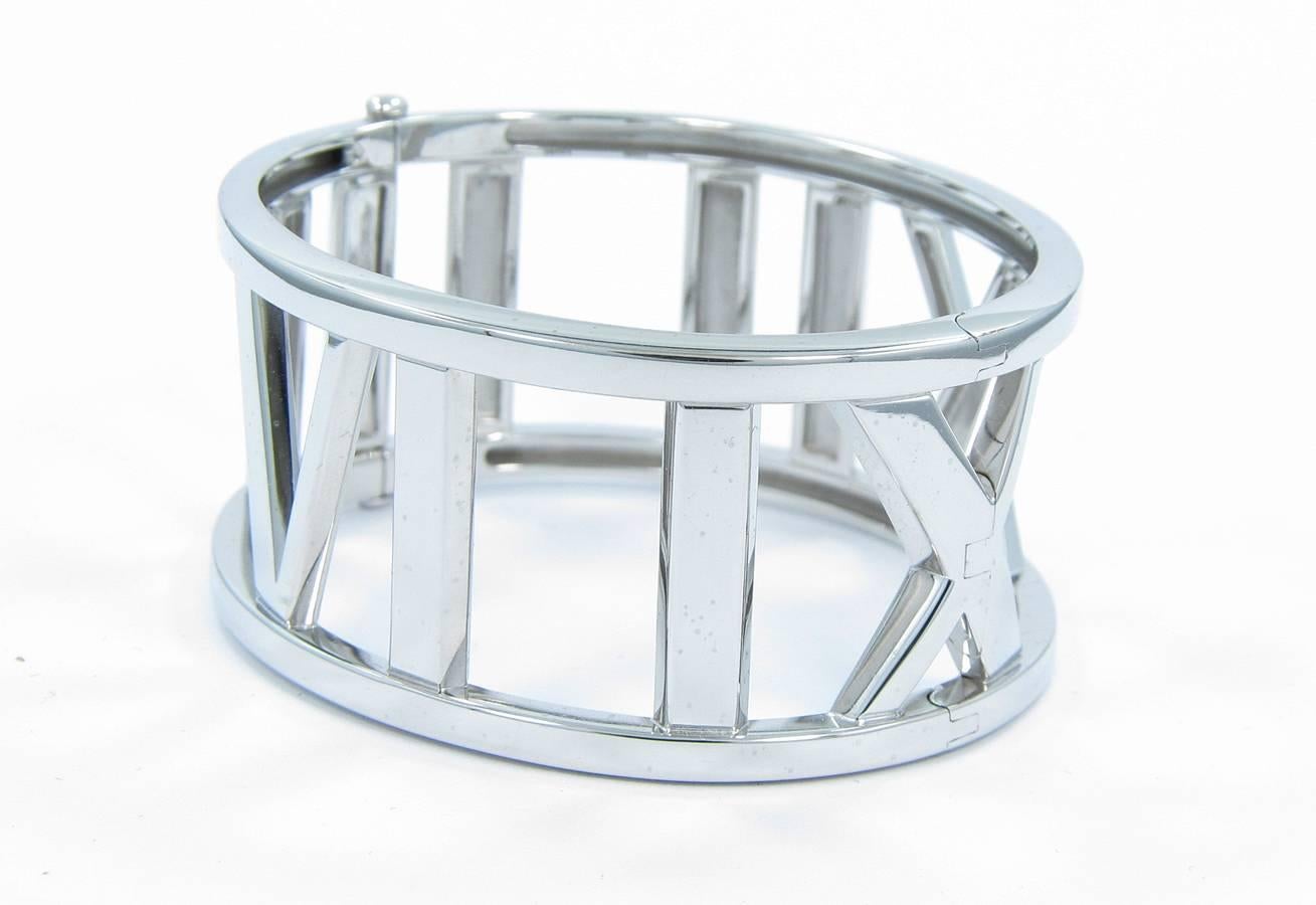 Up for sale is this beautiful estate Tiffany & Co. Atlas Bangle bracelet. Bracelet is in fantastic condition with almost no signs of wear with a beautiful polish. Bracelet measures 1 1/8