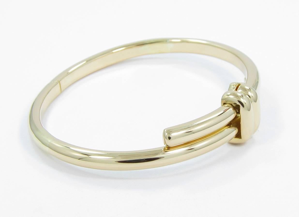 This beautiful Chaumet bracelet is created in 18k yellow gold. Stamped 
