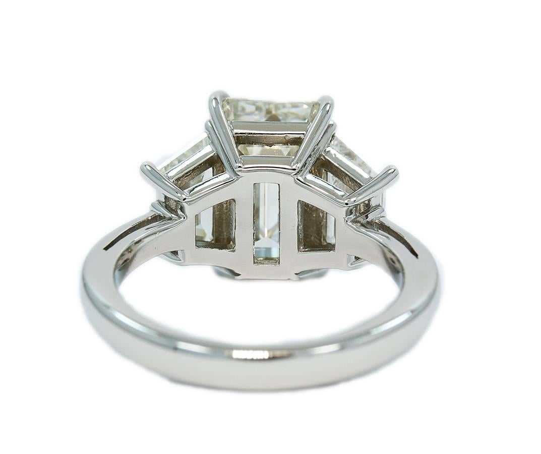Women's 3.06 Carat Diamond Three-Stone Engagement Ring with Bez Ambar Platinum Mounting For Sale
