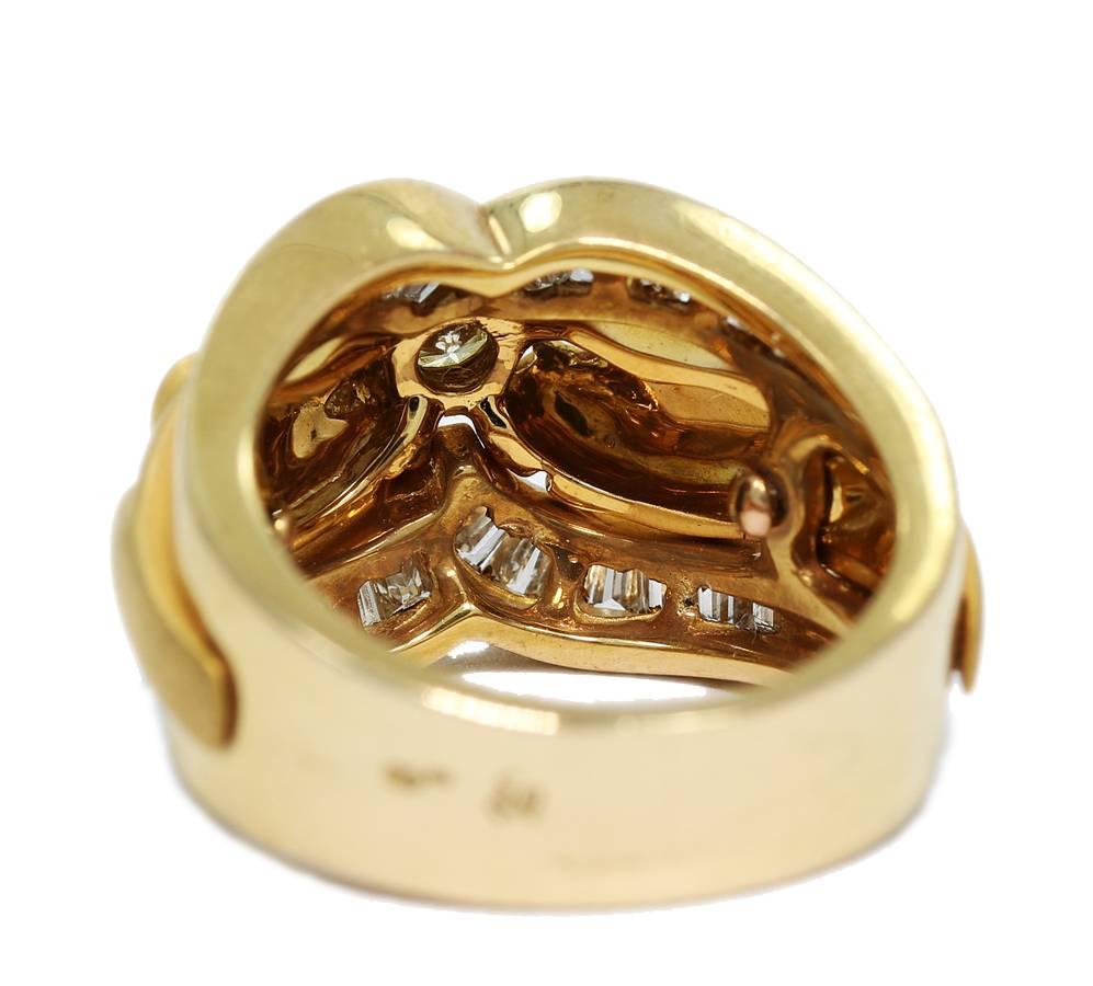 Carrera y Carrera Double Head Panther Yellow Gold Ring with Diamonds In Excellent Condition For Sale In Naples, FL