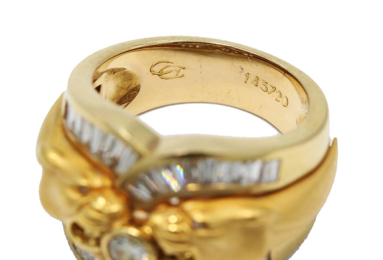 Women's or Men's Carrera y Carrera Double Head Panther Yellow Gold Ring with Diamonds For Sale
