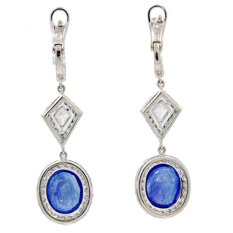 18K White Gold Earrings with Blue Sapphires and Diamonds In New Condition For Sale In Naples, FL