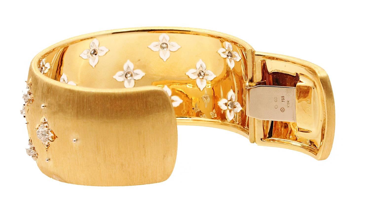 Women's Buccellati Icona Collection Macri Cuff Bracelet with Diamonds For Sale