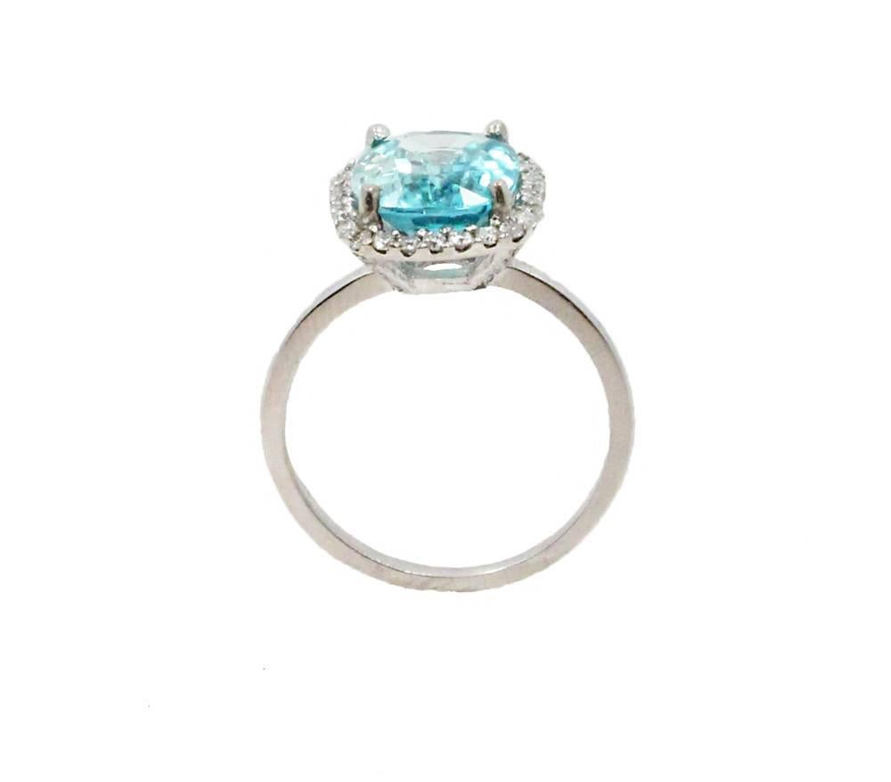 Blue Zircon and Diamond Ring In Excellent Condition For Sale In Naples, FL