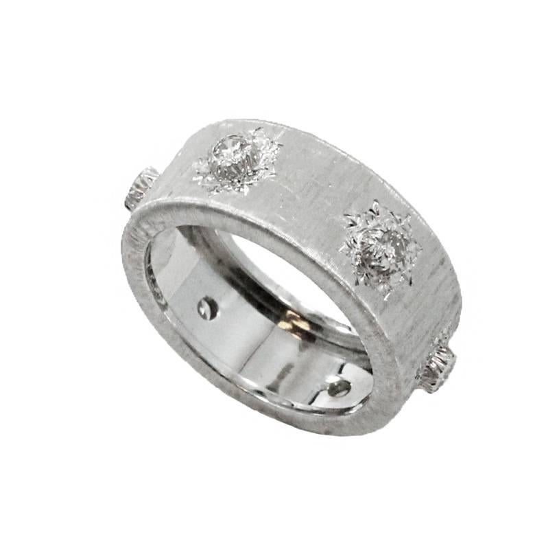18K White Gold Classica Buccellati Ring In New Condition For Sale In Naples, FL