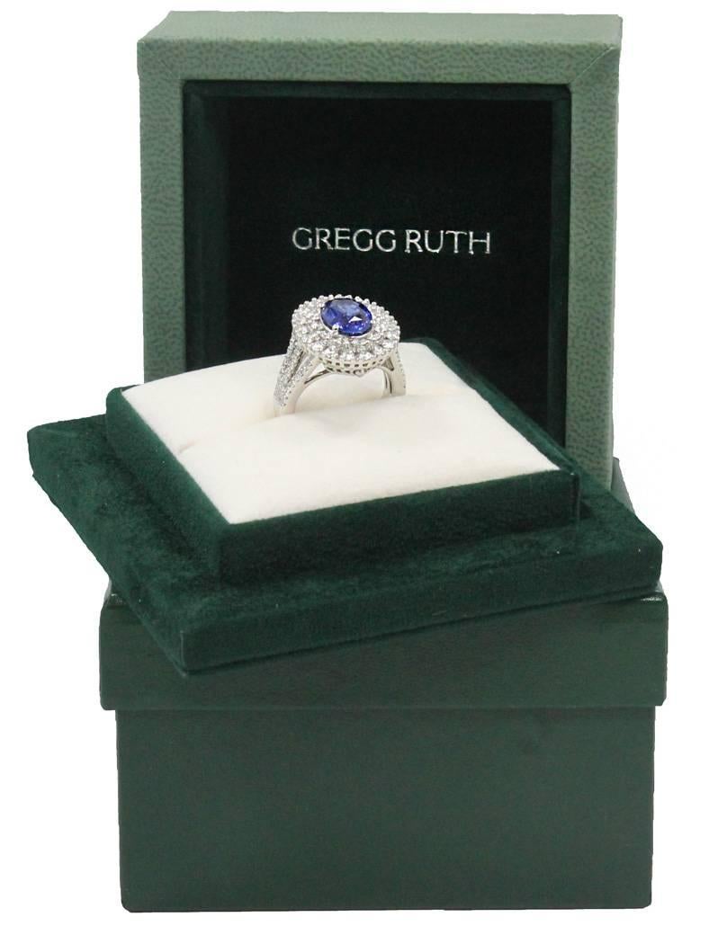 18 Karat White Gold Sapphire Ring with Diamonds For Sale 1
