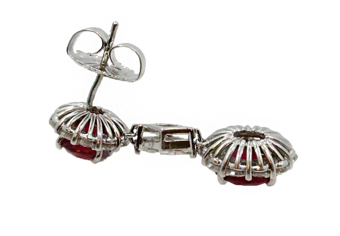 18 Karat White Gold Ruby Drop Earrings In New Condition For Sale In Naples, FL