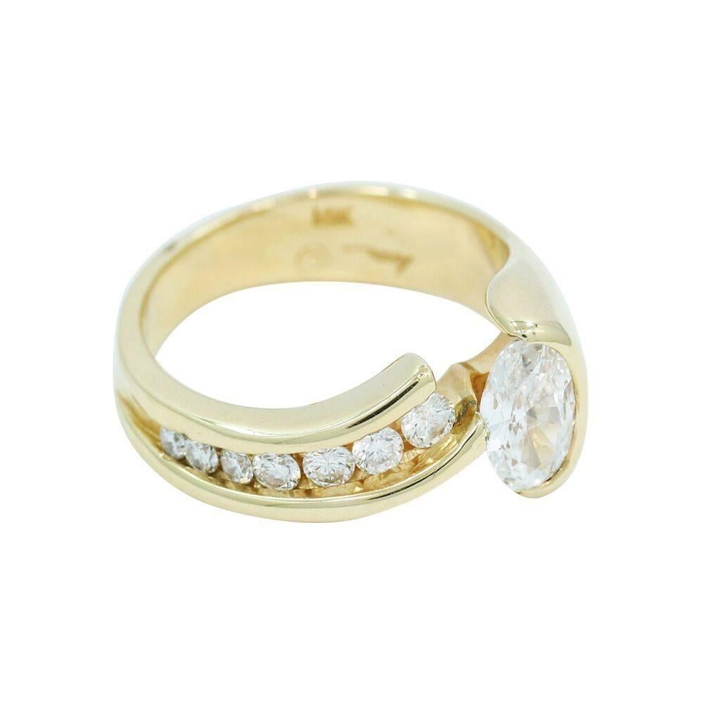 Oval Diamond Yellow Gold Ring In Good Condition For Sale In Naples, FL