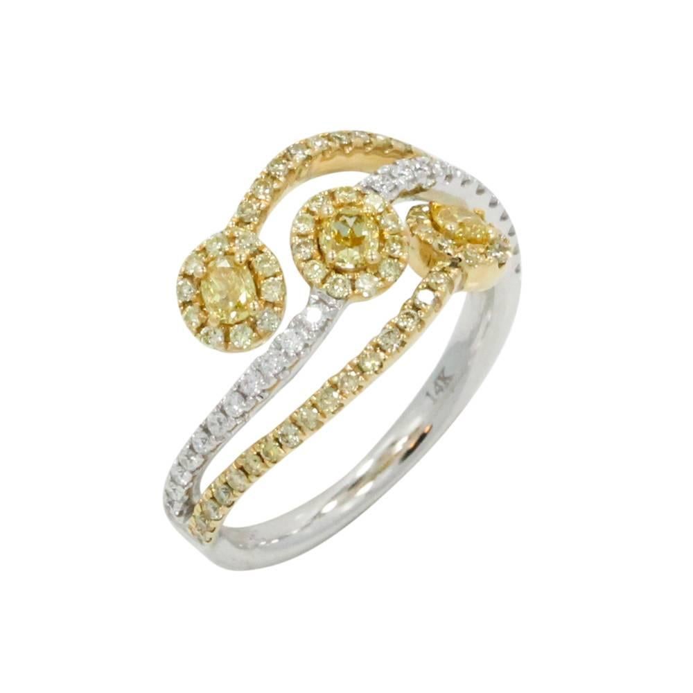 White and Yellow Gold Diamond Ring In New Condition For Sale In Naples, FL