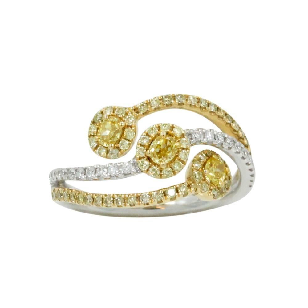 White and Yellow Gold Diamond Ring For Sale 1
