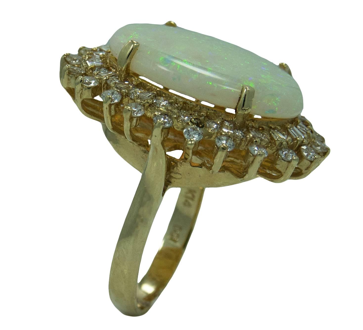8.95 Carat Opal Diamonds Yellow Gold Ring In Excellent Condition For Sale In Naples, FL