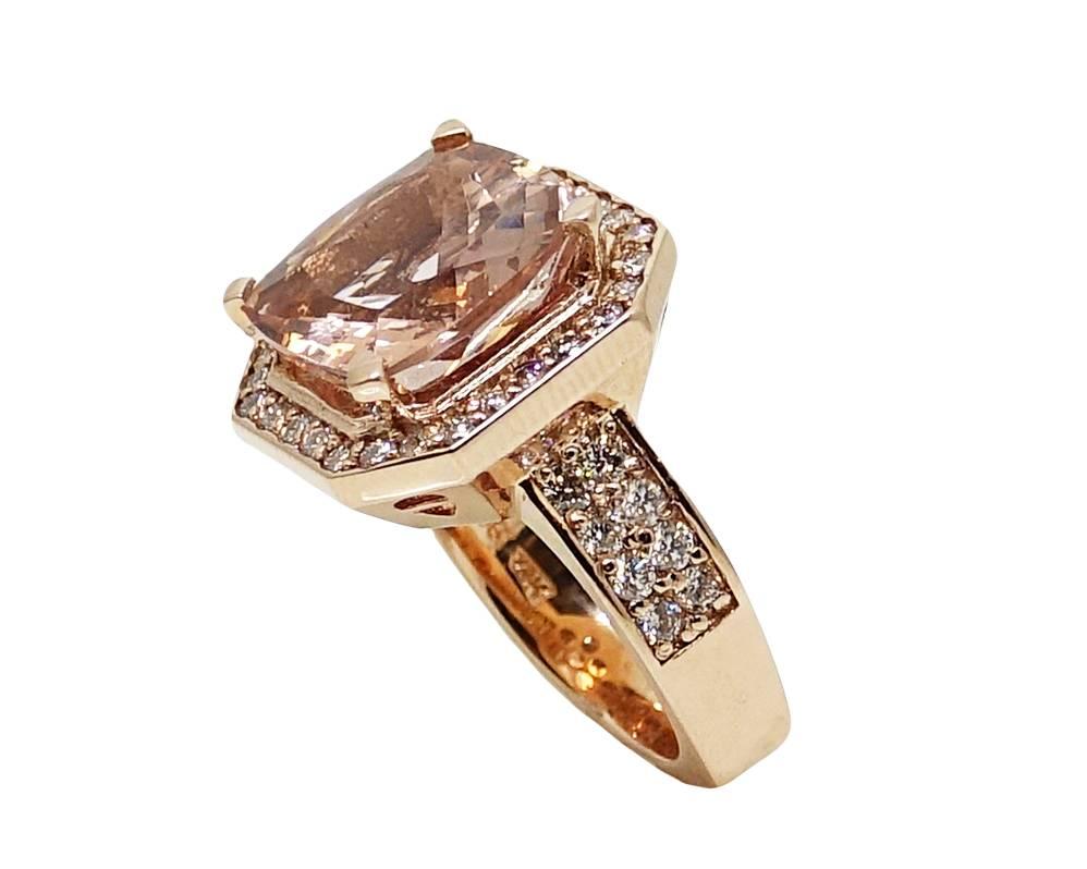 8.71 Carat Morganite Diamond Rose Gold Ring In Excellent Condition For Sale In Naples, FL