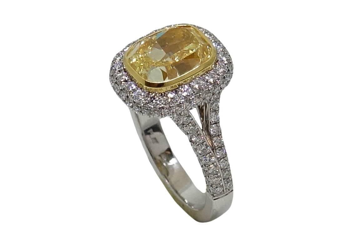 4.00 Carat Fancy Yellow Cushion Cut Diamond Engagement Ring In New Condition For Sale In Naples, FL