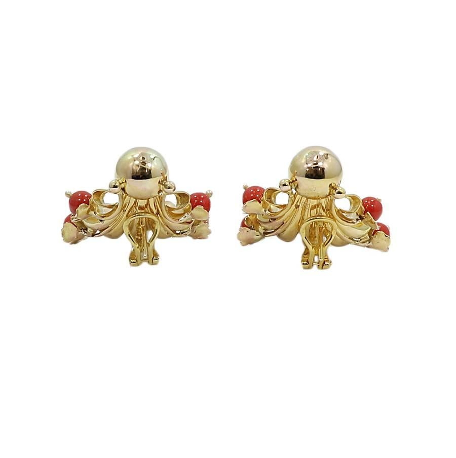 Coral Free-Form Yellow Gold Earrings In Excellent Condition For Sale In Naples, FL