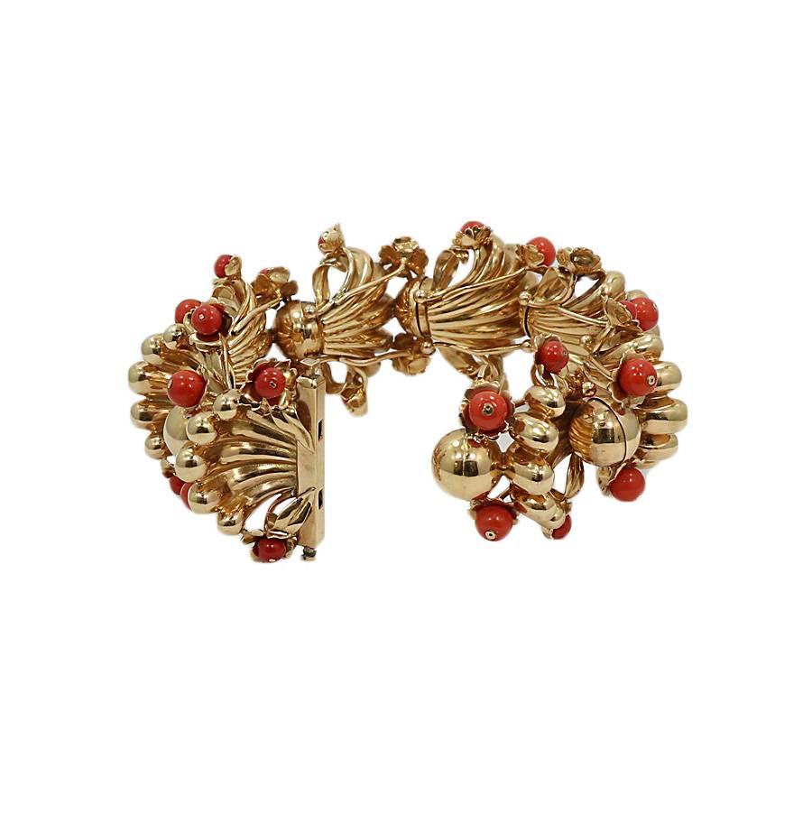 Coral Fashion Yellow Gold Bracelet In Excellent Condition For Sale In Naples, FL