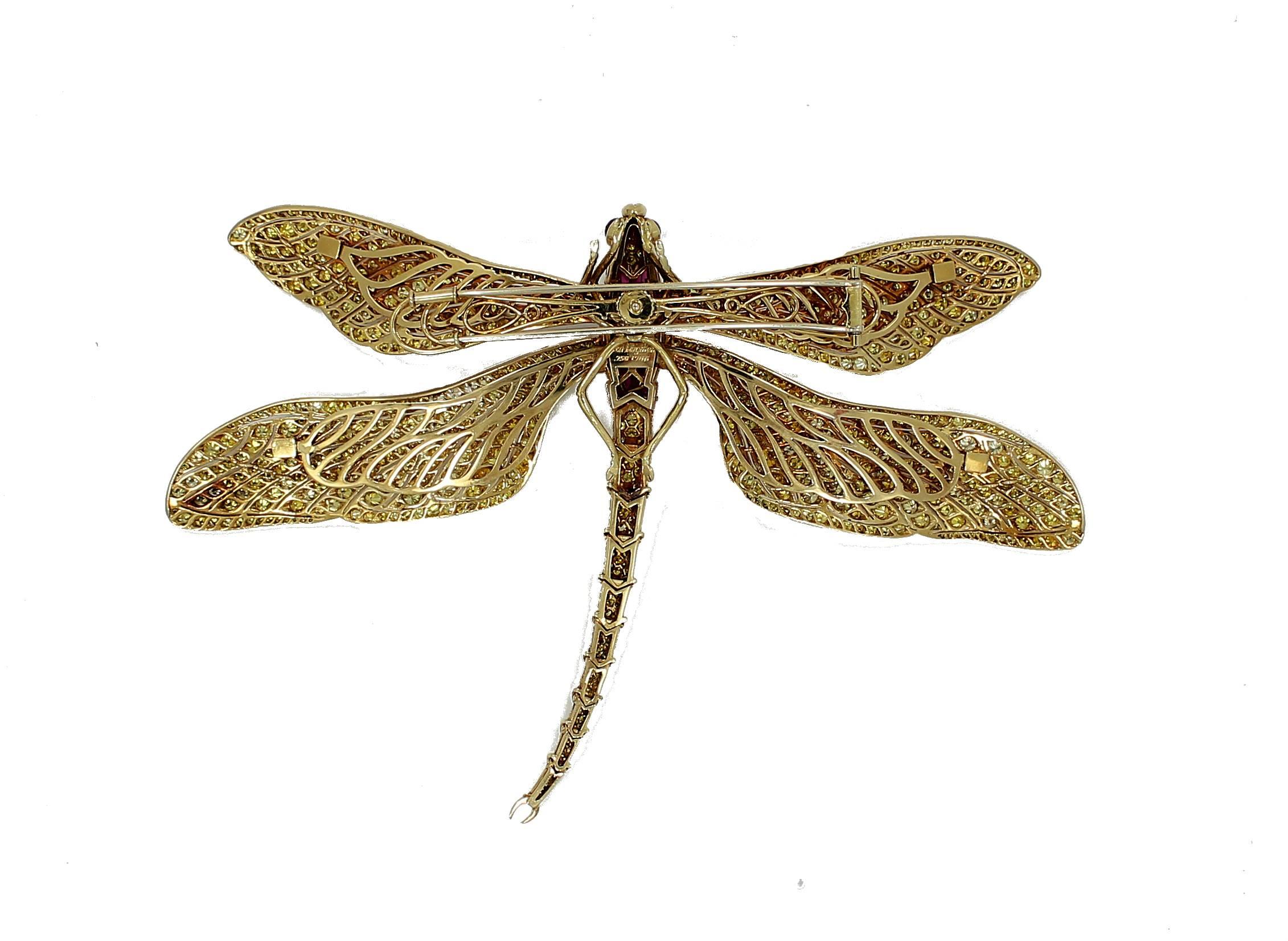 Fred Leighton 1980s Yellow Diamond Gold Tremblant Dragonfly Pin For Sale 3
