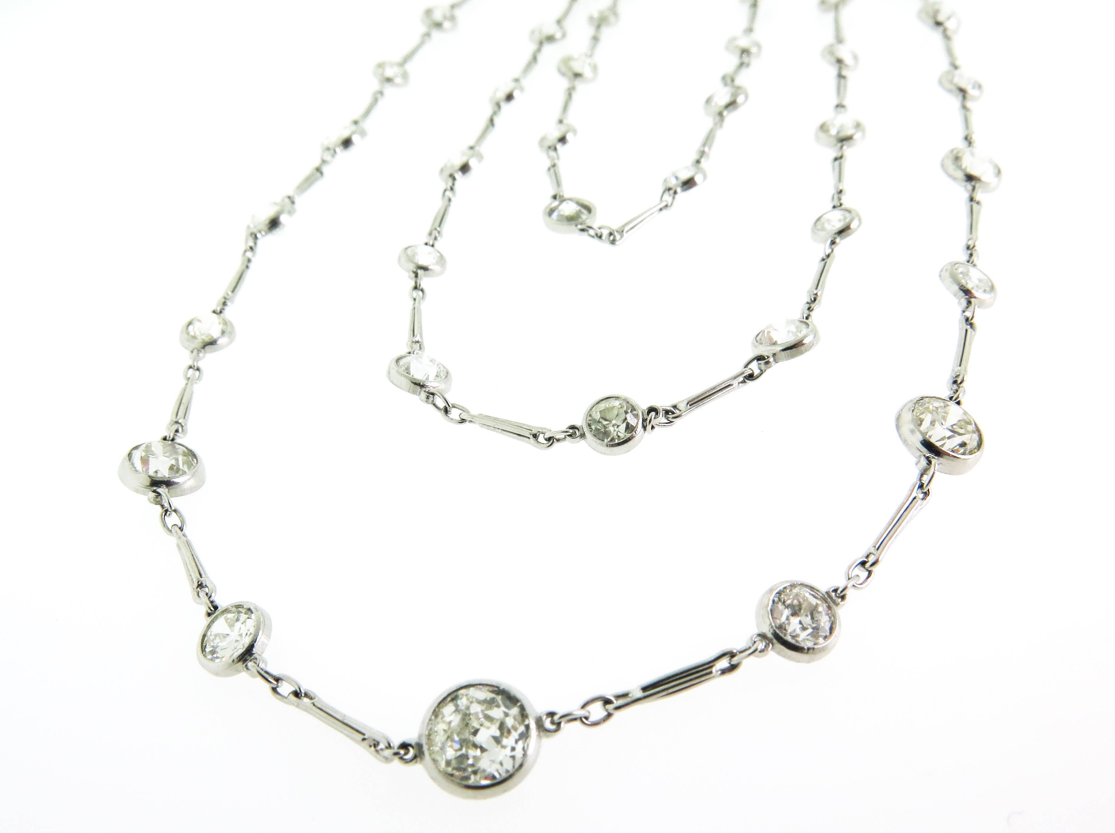 Diamond Platinum Necklace In New Condition In Greenwich, CT