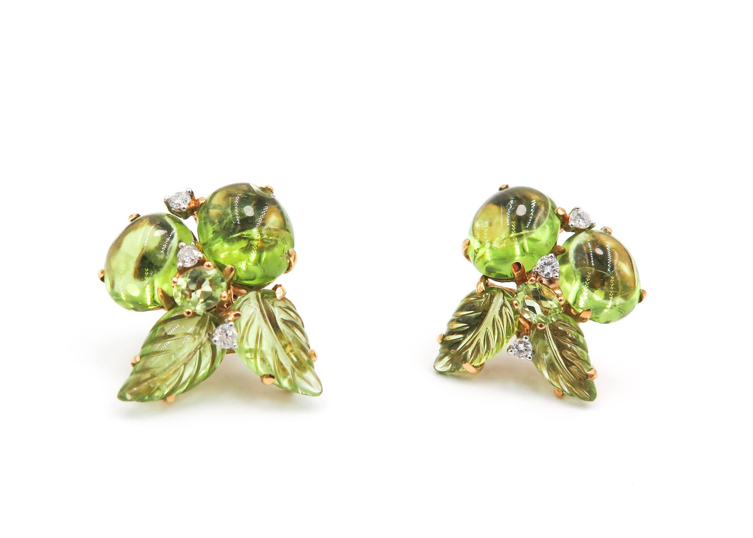 Peridot Carved Gold Earrings In Good Condition In Greenwich, CT