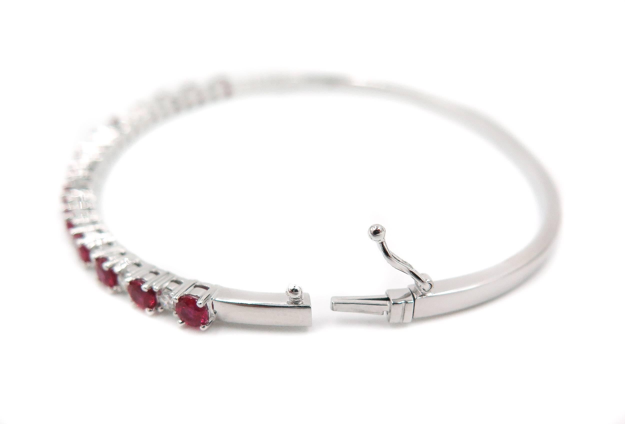 Ruby Diamond White Gold Bangle Bracelet In New Condition In Greenwich, CT