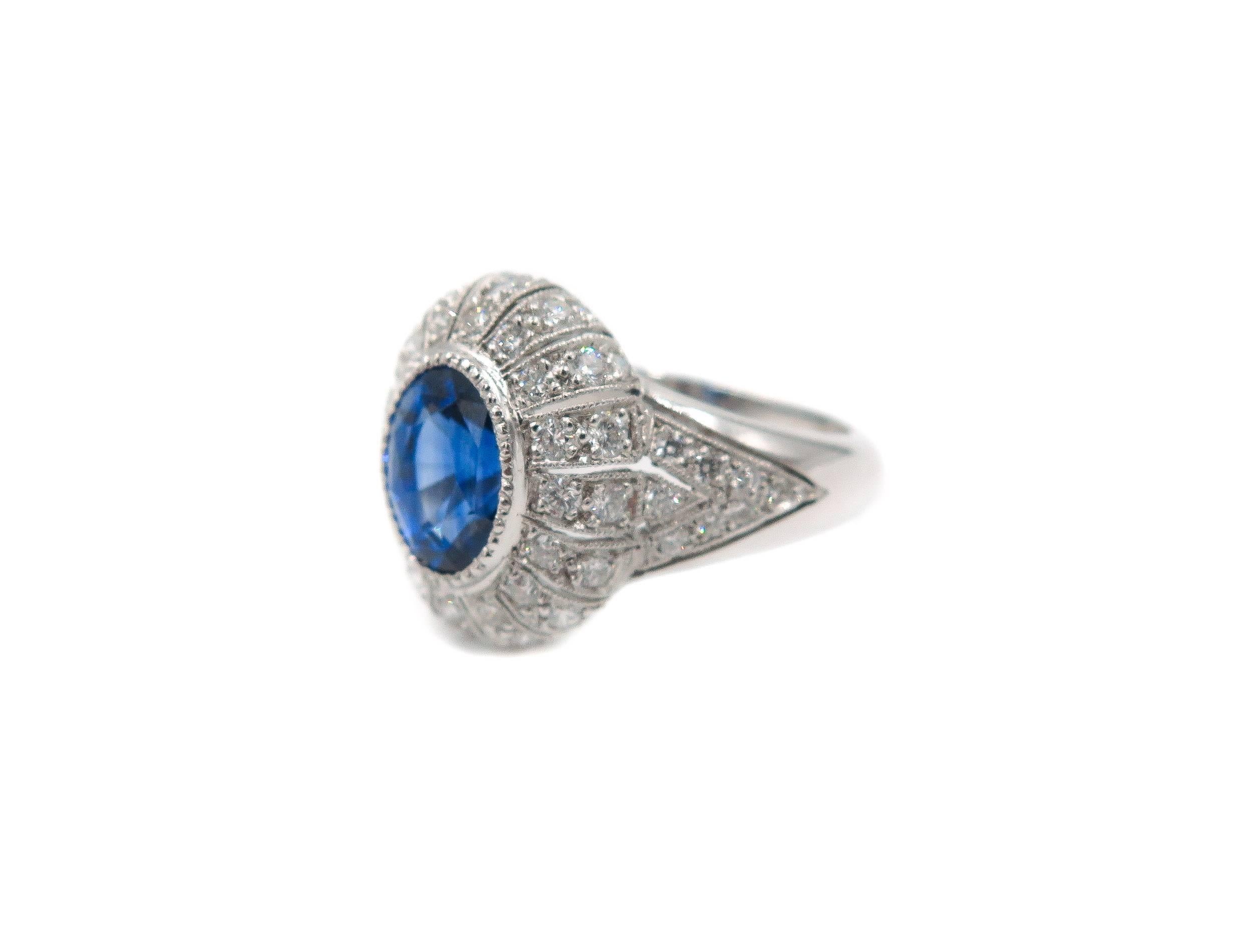 Oval Sapphire Diamond Platinum Ring In New Condition In Greenwich, CT