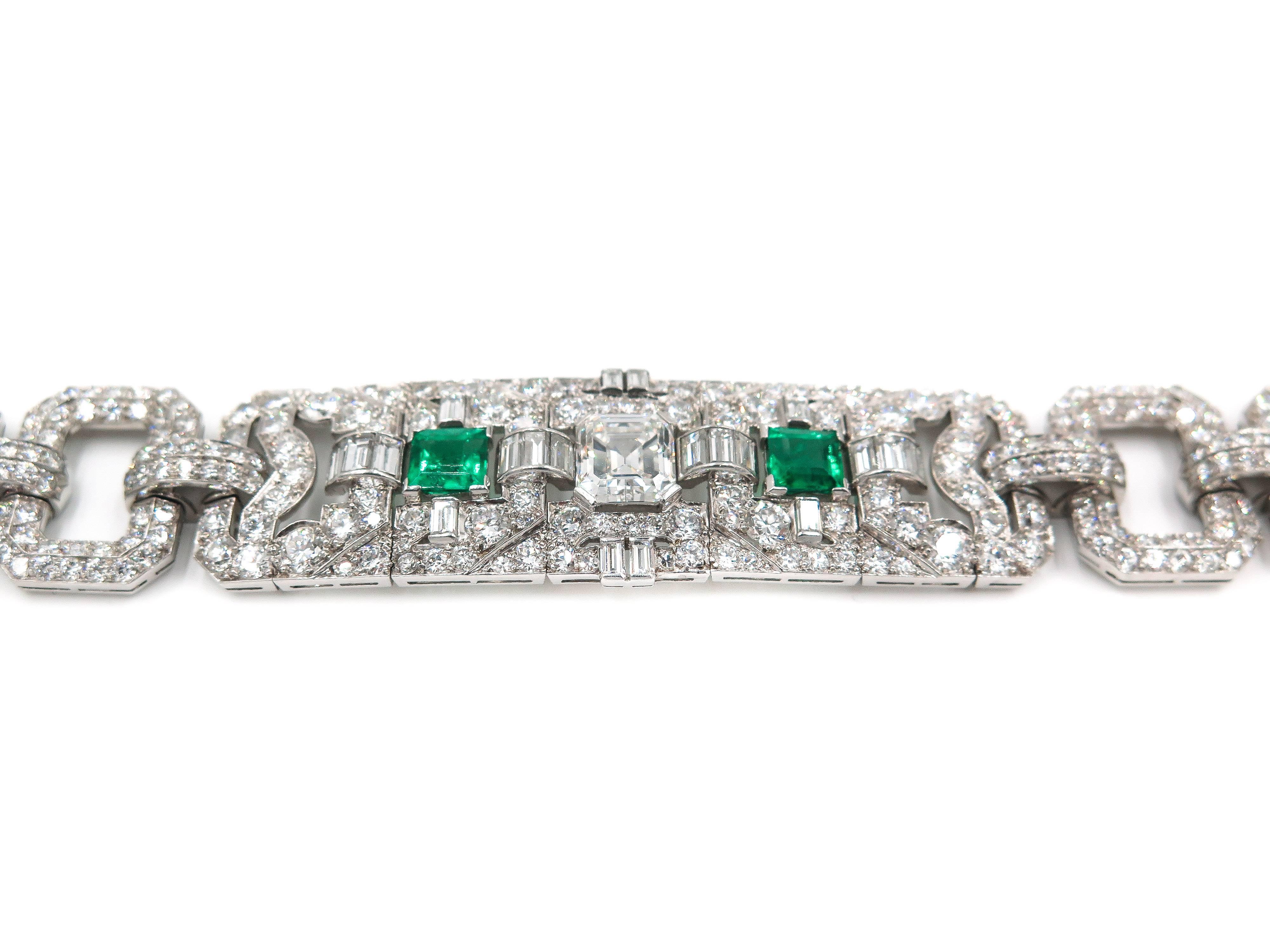 Art Deco Style Emerald Diamond Platinum Bracelet In Excellent Condition For Sale In Greenwich, CT