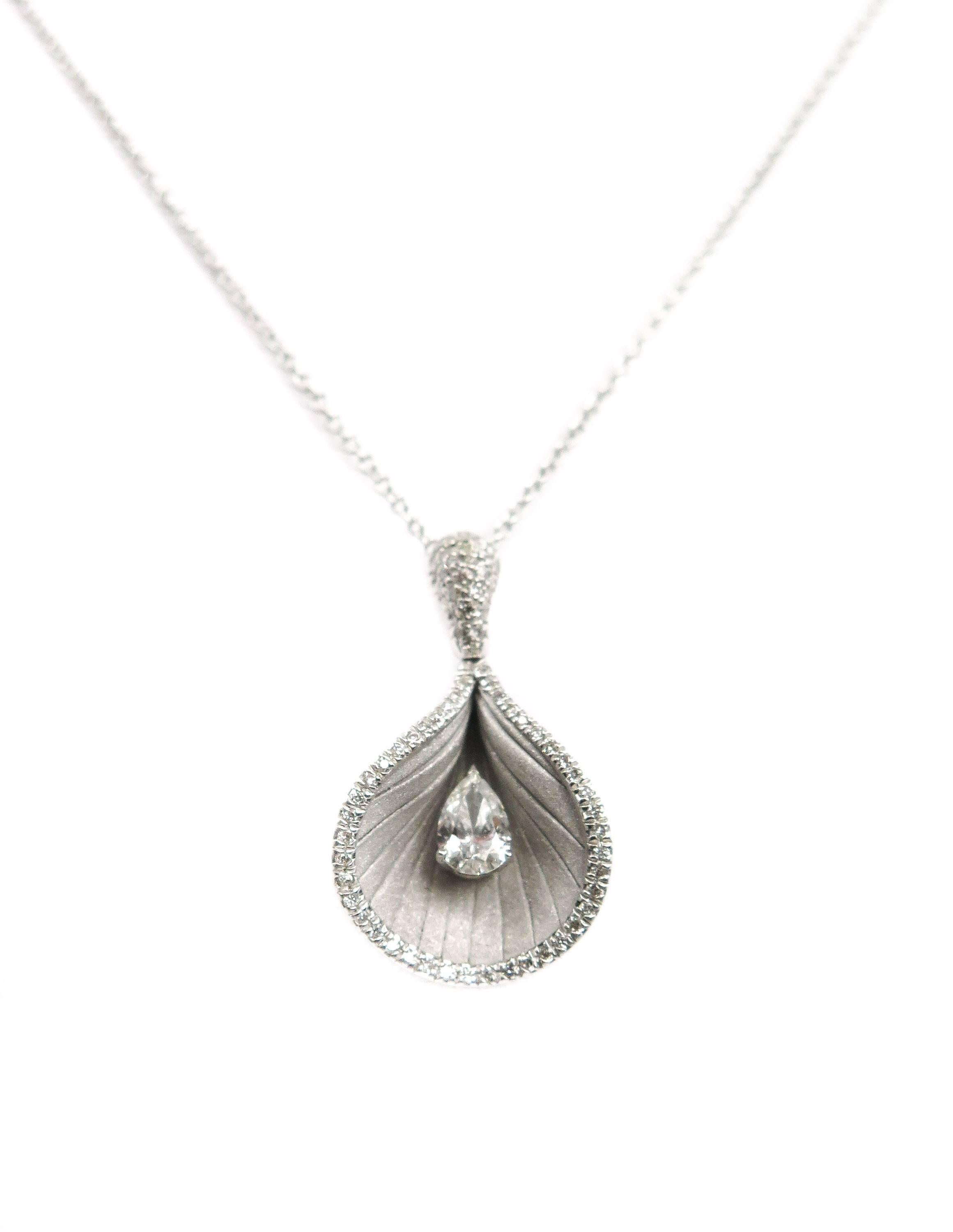 Cala Lily with Diamond White Gold Pendant In New Condition In Greenwich, CT