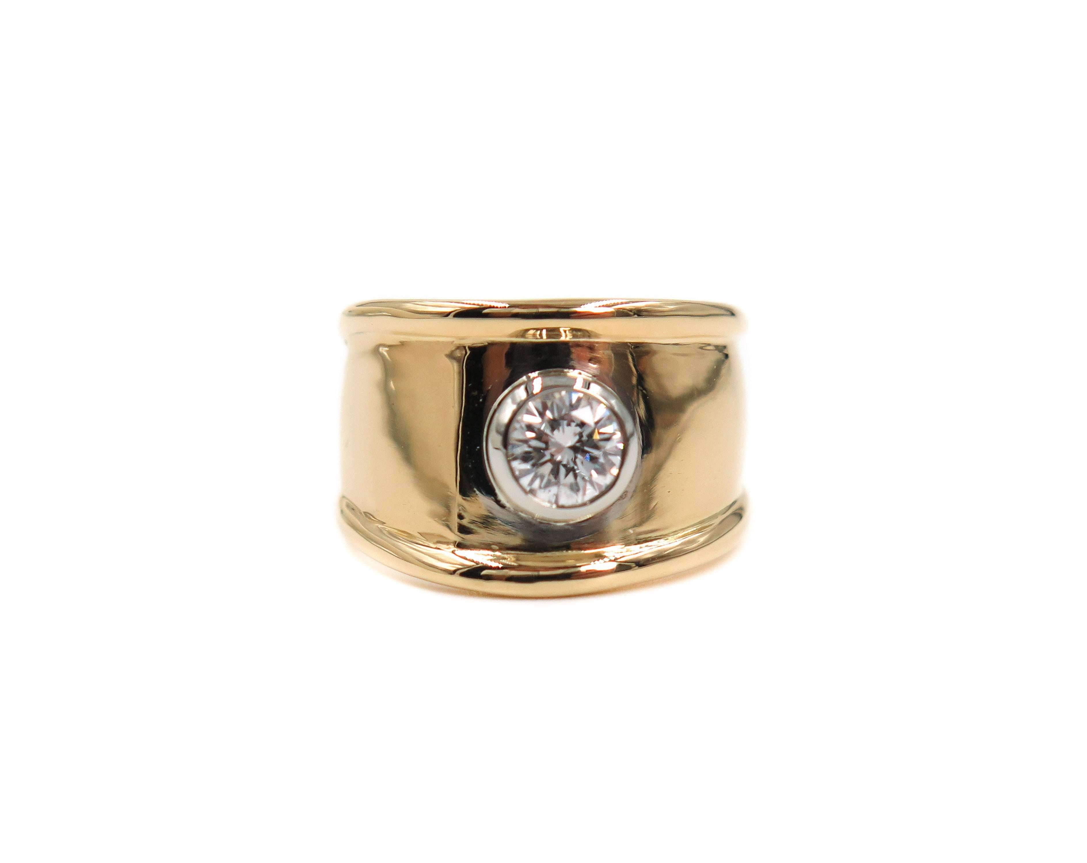 Round Cut Classic Wave Yellow Gold Ring with Diamond