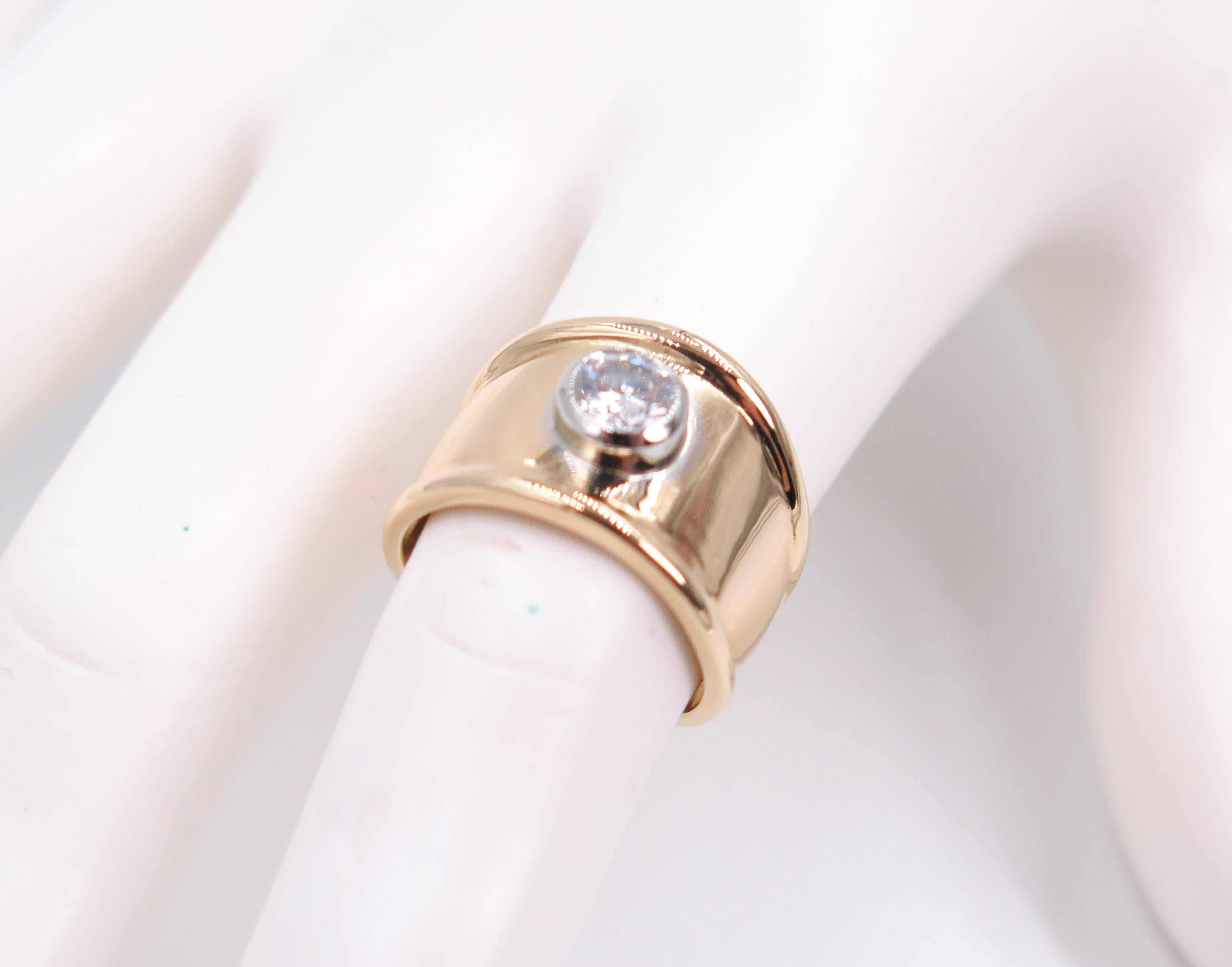 Classic Wave Yellow Gold Ring with Diamond 1