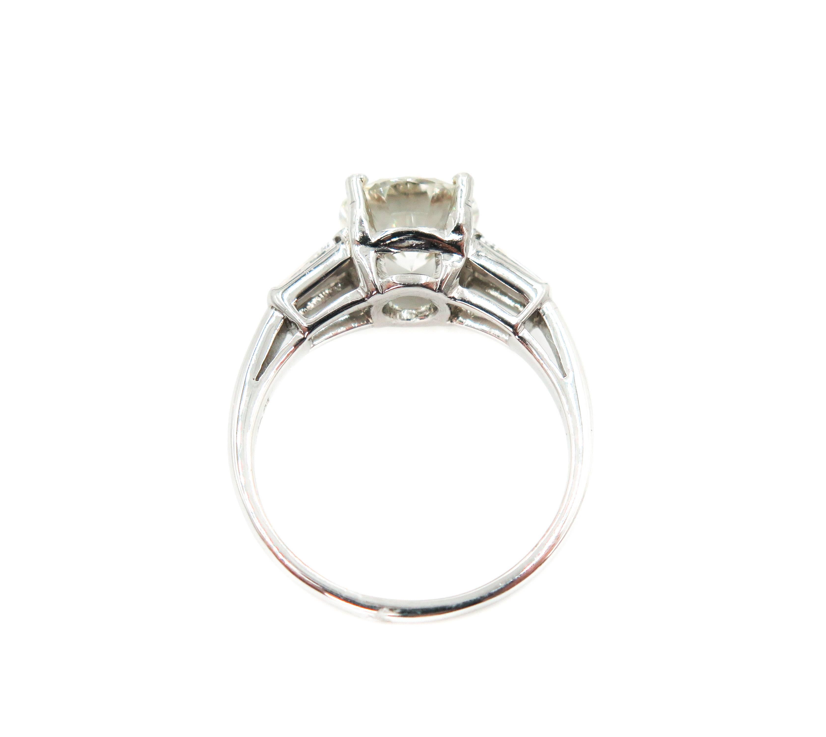 Women's GIA Certified Round Diamond Platinum Engagement Ring