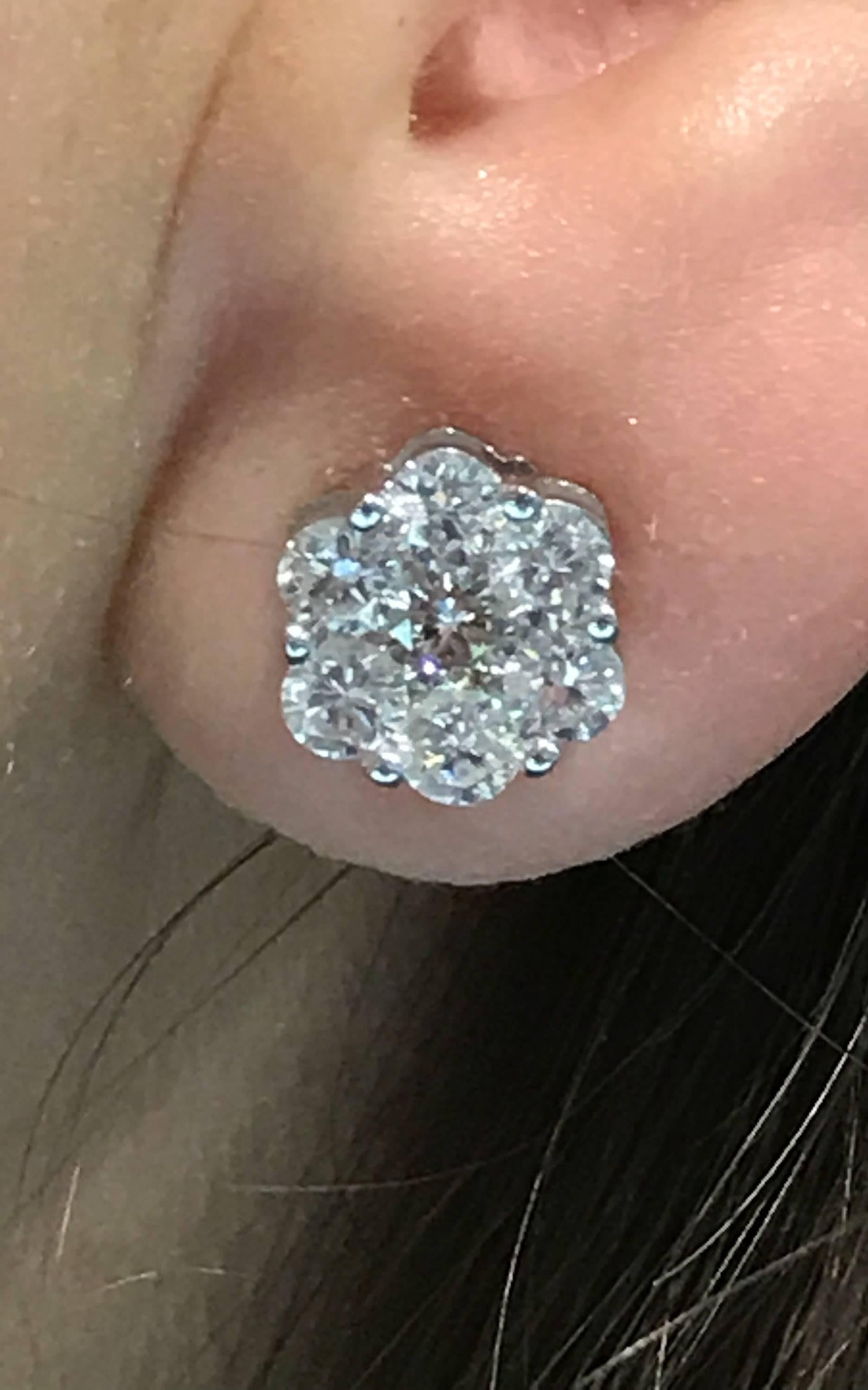 Women's Diamond Flower Stud White Gold Earrings