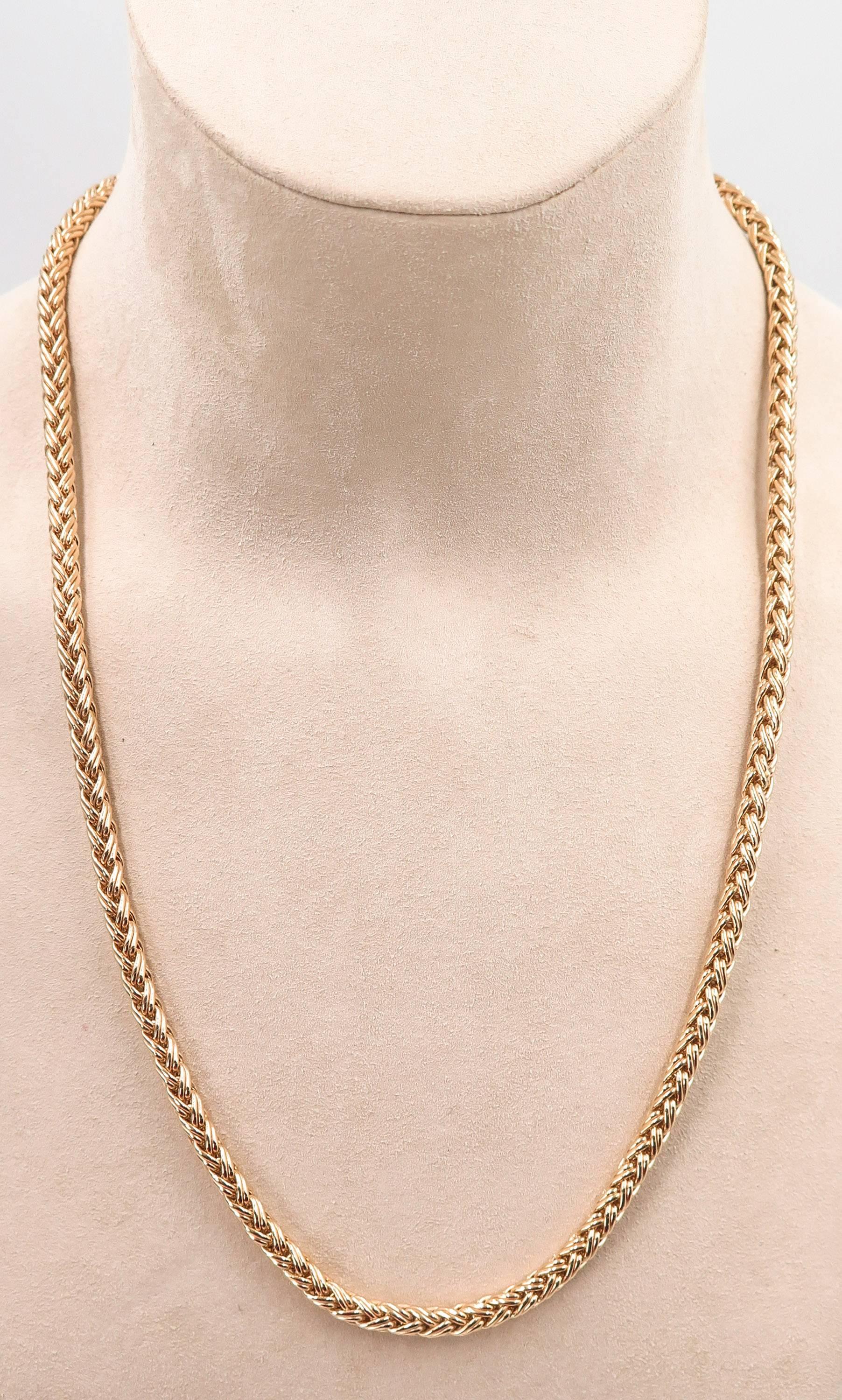 Spiga Yellow Gold Chain Necklace In Excellent Condition In Greenwich, CT