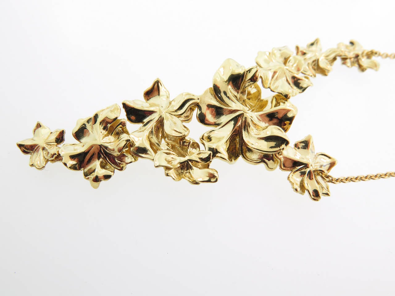 Artist Emperatriz Diamond Gold Flower Motif Drop Necklace
