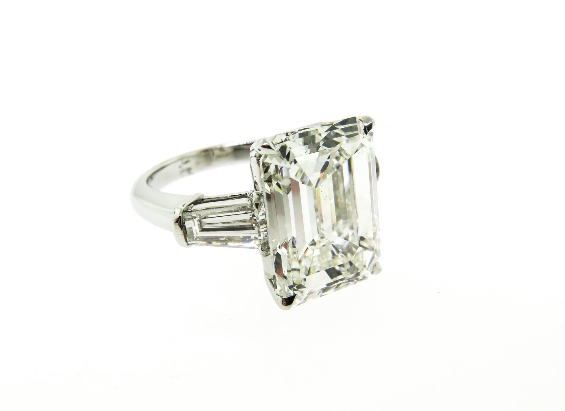 Emerald Cut Diamond Platinum Engagement Ring In New Condition In Greenwich, CT