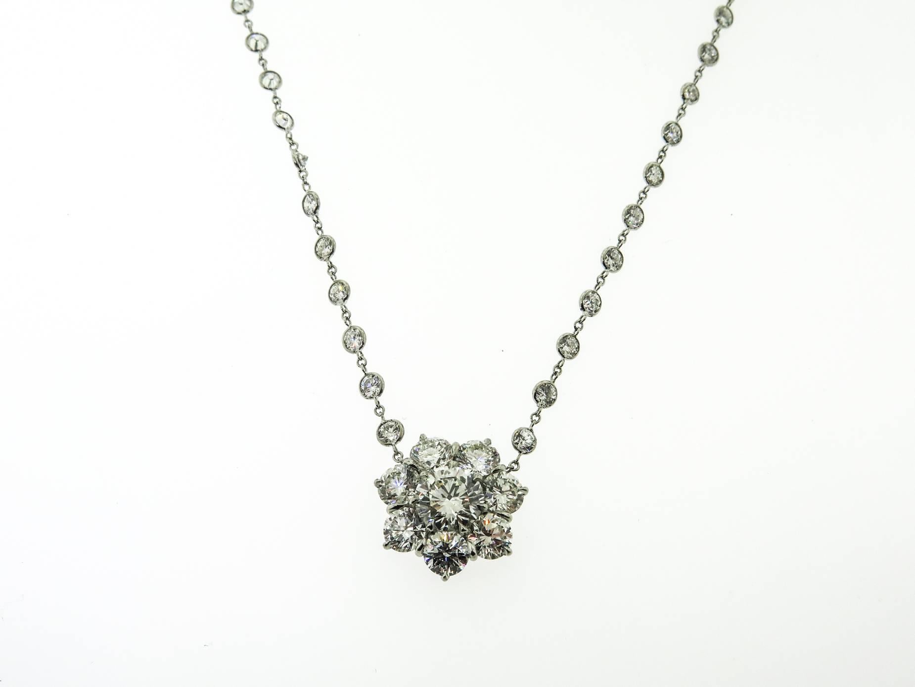 Platinum Flower Diamond Cluster Necklace In New Condition In Greenwich, CT