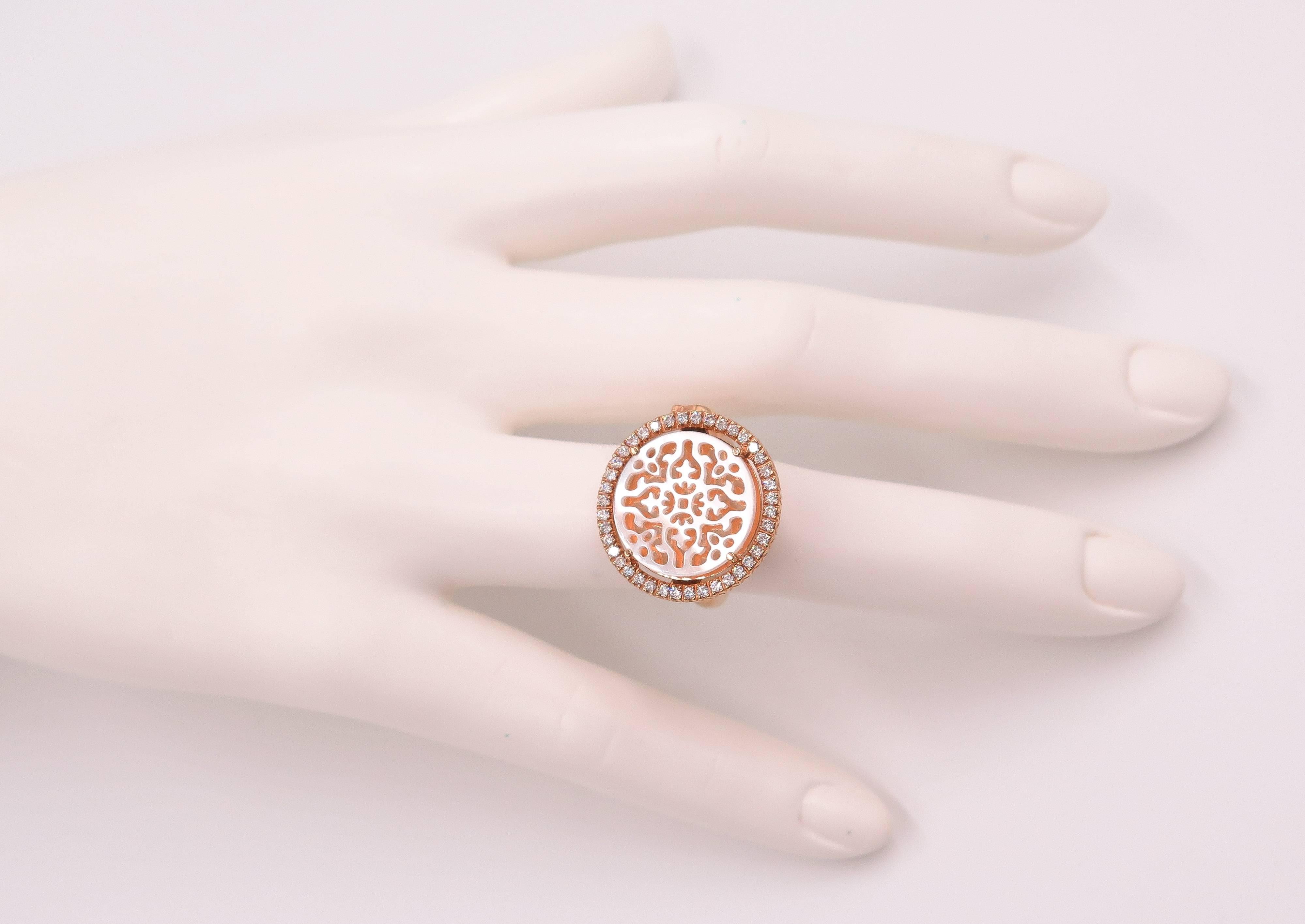 Round Cut Rose Gold Openwork Mother-of-Pearl Diamond Ring For Sale