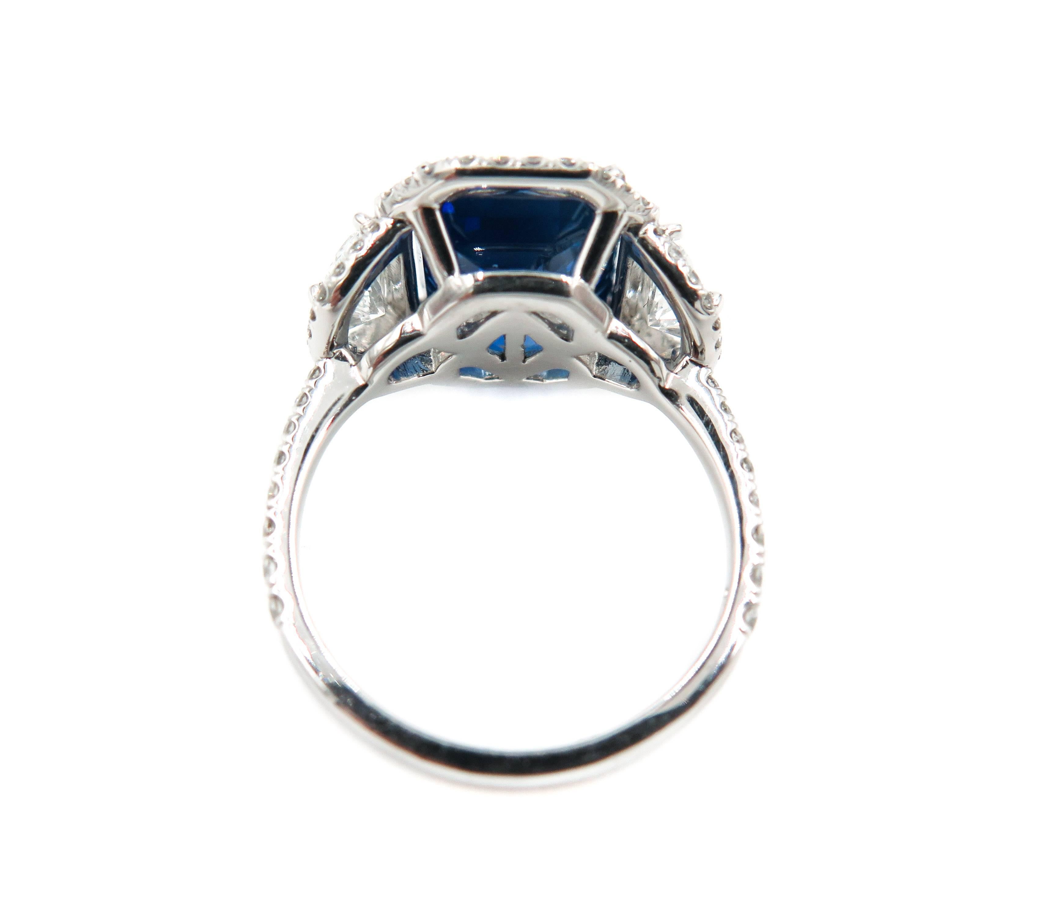 Certified Unheated Ceylon Sapphire and Diamond Platinum Ring In New Condition In Greenwich, CT