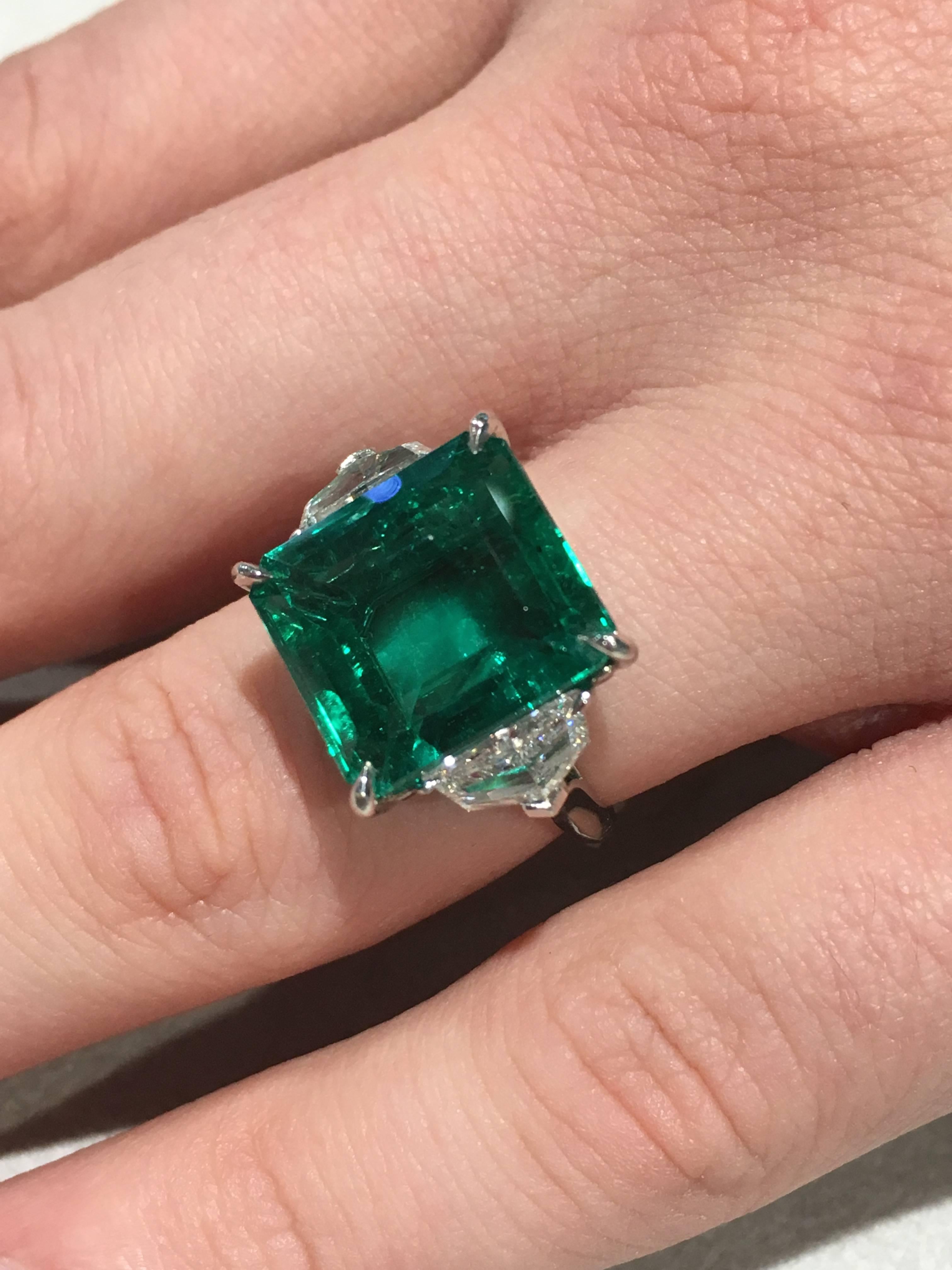 Emerald Cut GIA Certified Natural 11.60 Carat Colombian Emerald Platinum Ring