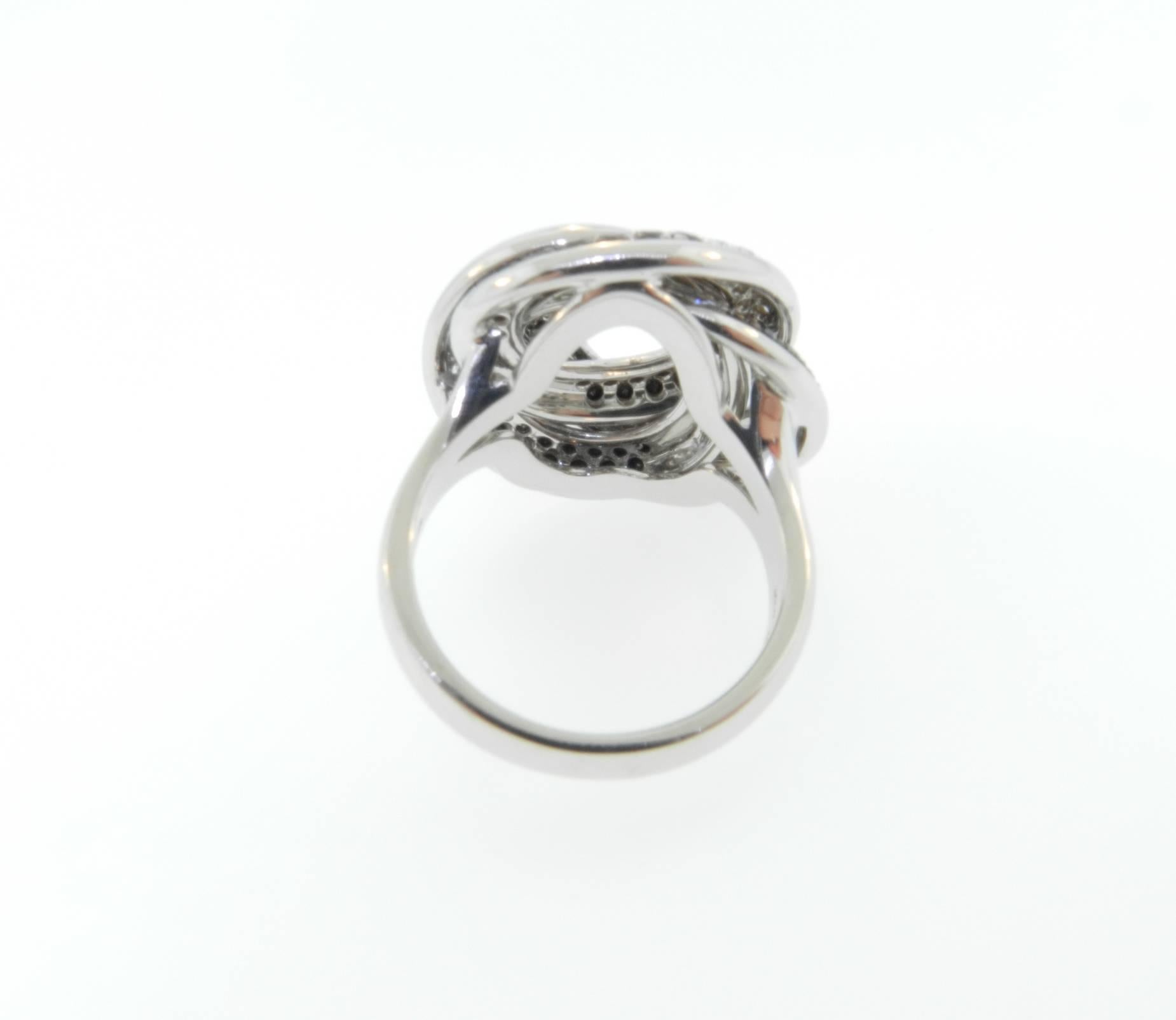 Artisan Leo Pizzo Black and White Diamond Interlocking Circles Ring