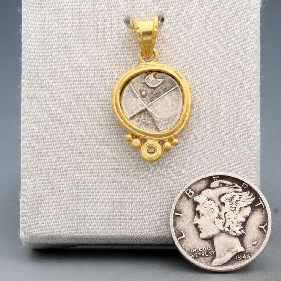 Pendentif en or 18K en forme de pièce de monnaie de lion de l'Antiquité grecque du 4e siècle avant J.-C. avec diamant Neuf - En vente à Soquel, CA
