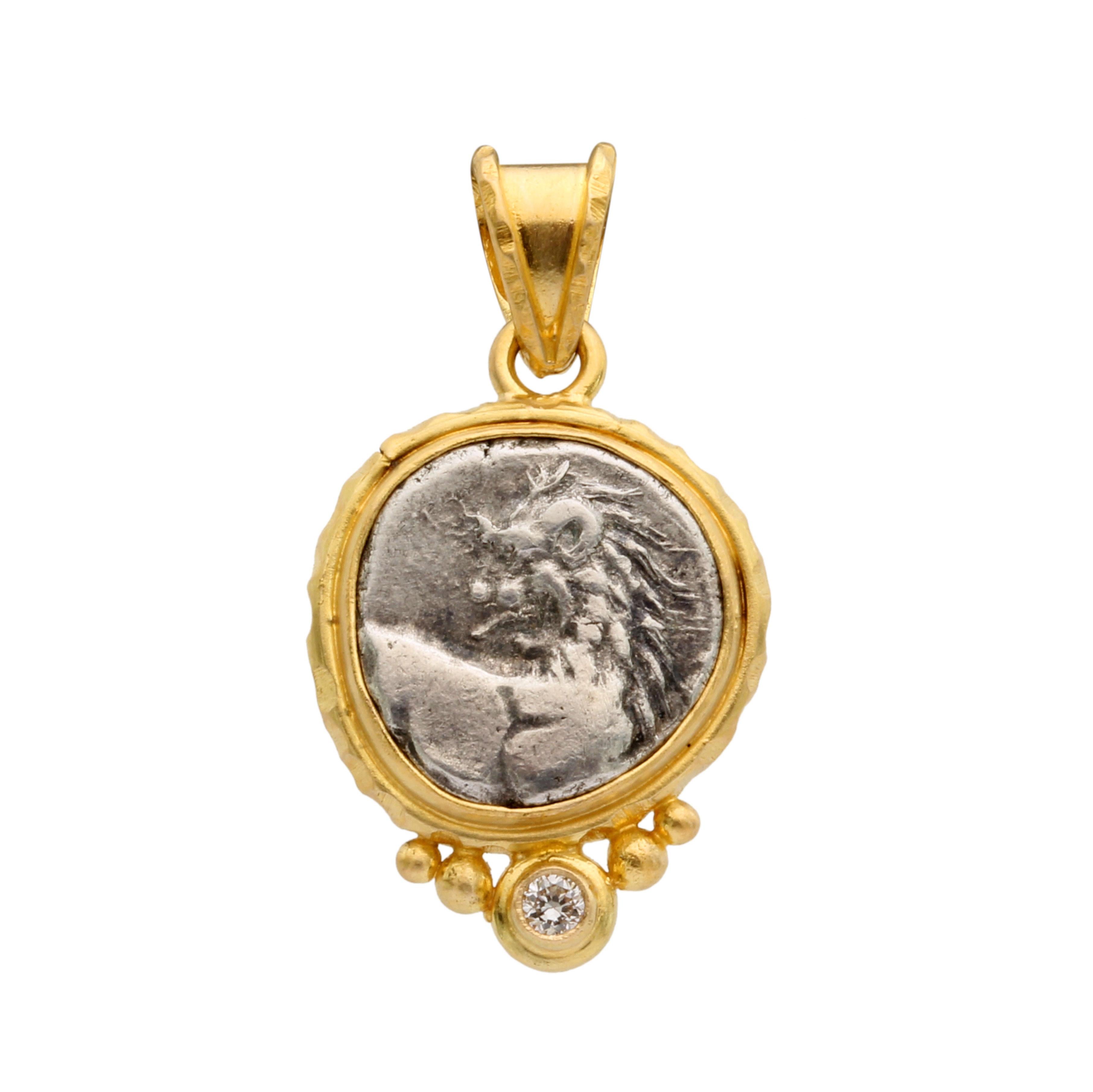 Pendentif en or 18K en forme de pièce de monnaie de lion de l'Antiquité grecque du 4e siècle avant J.-C. avec diamant Unisexe en vente