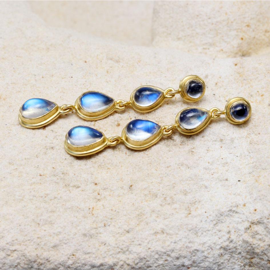 Steven Battelle 5,1 Karat Multi Regenbogen Mondstein 18K Gold Post Ohrringe im Zustand „Neu“ im Angebot in Soquel, CA