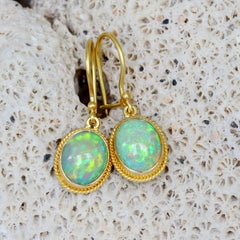 Steven Battelle – Ohrringe aus 18-karätigem Golddraht mit einem äthiopischen Opal im Cabochon-Schliff von 3,7 Karat