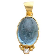Steven Battelle: ciondolo in oro 18 carati con acquamarina cabochon da 8,8 carati e diamanti