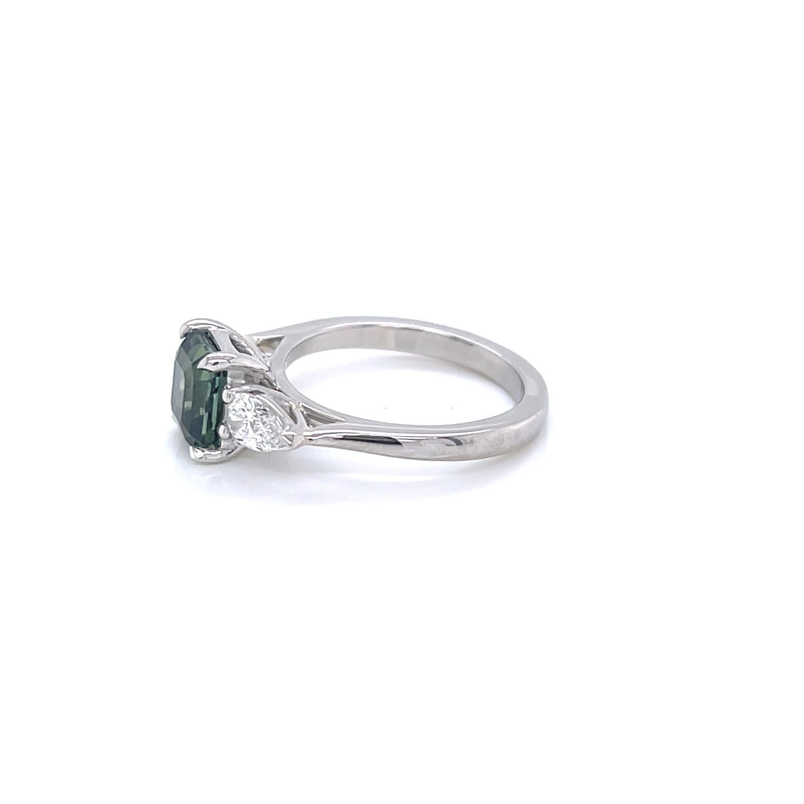 in vendita:  Anello a tre pietre con zaffiro verde acqua e diamante da 1,22 carati in platino 7
